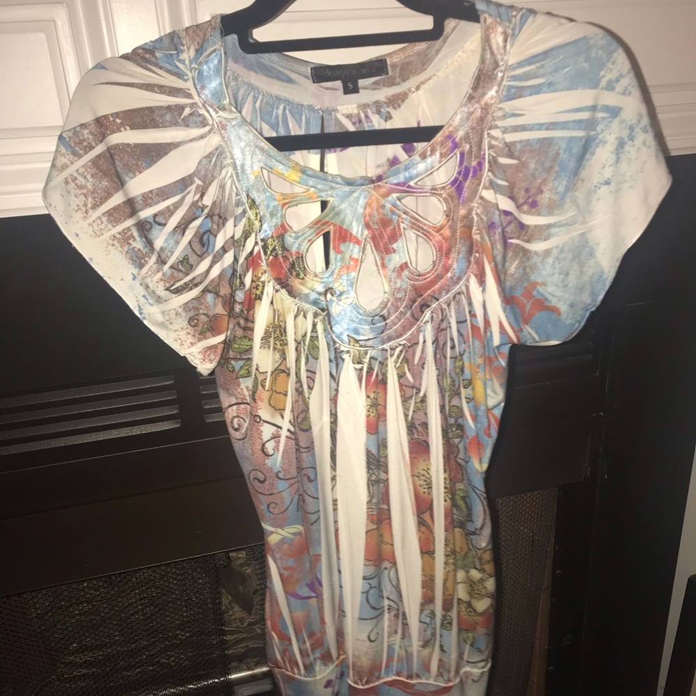 Love this blouse.